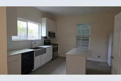 608 W 6th Street, Bonham, TX 75418 - Photo 5