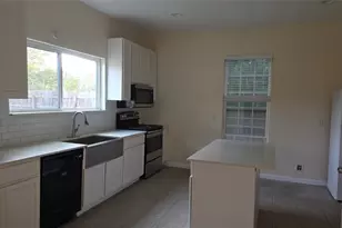 608 W 6th St, Bonham, TX 75418 - Photo 5