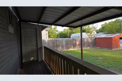 608 W 6th Street, Bonham, TX 75418 - Photo 9