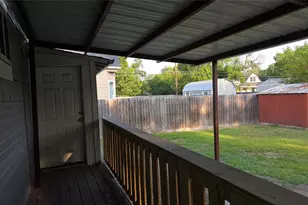 608 W 6th St, Bonham, TX 75418 - Photo 9
