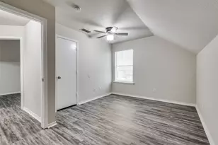 321 Queens Ct S, Mansfield, TX 76063 - Photo 3