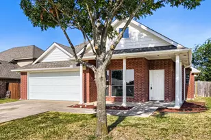 1005 Lake Ridge Dr, Sanger, TX 76266 - Photo 1