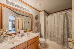 812 Chaparral Dr, Grand Prairie, TX 75052 - Photo 21