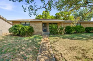 904 Spanish Trail Dr, Granbury, TX 76048 - Photo 1