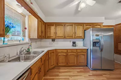 904 Spanish Trail Drive, Granbury, TX 76048 - Photo 9