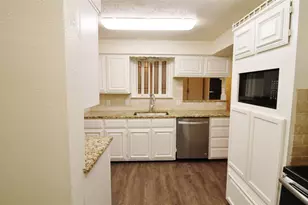 900 Valley Ridge Dr, DeSoto, TX 75115 - Photo 7