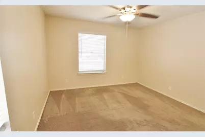 900 Valley Ridge Drive, DeSoto, TX 75115 - Photo 11