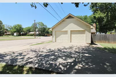 900 Valley Ridge Drive, DeSoto, TX 75115 - Photo 21