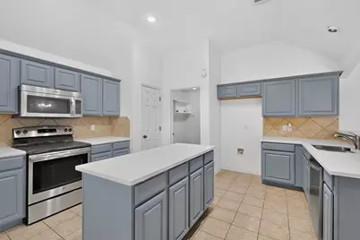 839 Evergreen Lane, Burleson, TX 76028 - Photo 13