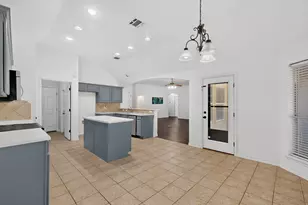 839 Evergreen Ln, Burleson, TX 76028 - Photo 17