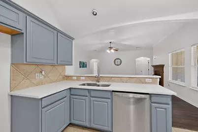 839 Evergreen Lane, Burleson, TX 76028 - Photo 13