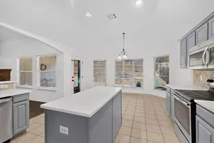 839 Evergreen Ln, Burleson, TX 76028 - Photo 15