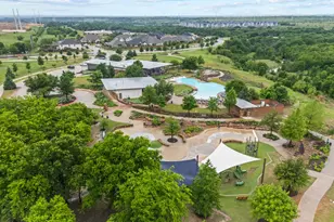 10736 Smoky Oak Trail, Argyle, TX 76226 - Photo 13