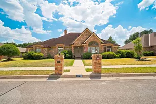 1712 Hampton Ct, Bedford, TX 76021 - Photo 1