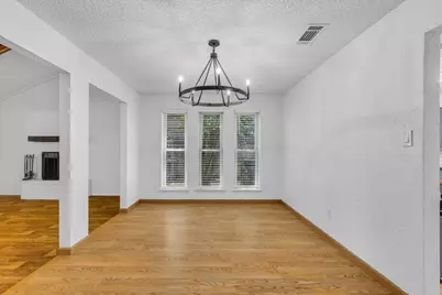704 Matthews Court, Arlington, TX 76012 - Photo 19