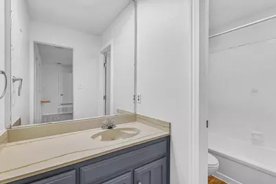 704 Matthews Court, Arlington, TX 76012 - Photo 35
