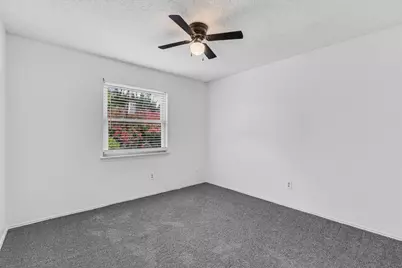 704 Matthews Court, Arlington, TX 76012 - Photo 33