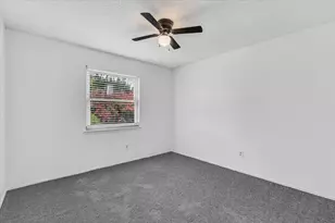 704 Matthews Ct, Arlington, TX 76012 - Photo 33