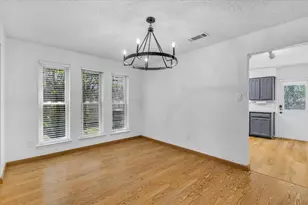 704 Matthews Ct, Arlington, TX 76012 - Photo 17