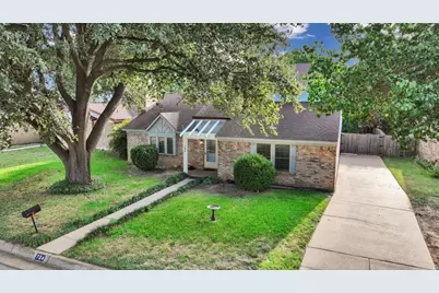 704 Matthews Court, Arlington, TX 76012 - Photo 39
