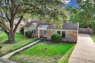 704 Matthews Ct, Arlington, TX 76012 - Photo 39