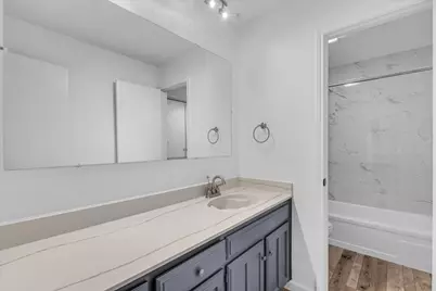704 Matthews Court, Arlington, TX 76012 - Photo 25