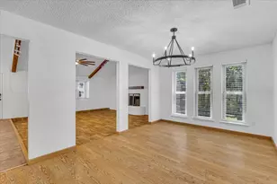 704 Matthews Ct, Arlington, TX 76012 - Photo 15