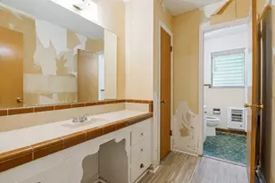 1958 Terbet Ln, Fort Worth, TX 76112 - Photo 17
