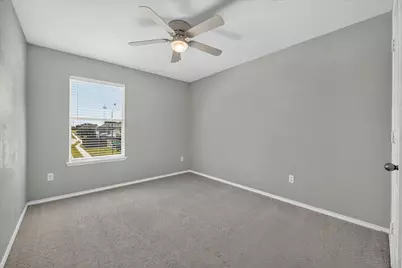 925 Bee Creek Lane, Fort Worth, TX 76120 - Photo 15