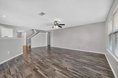 925 Bee Creek Lane, Fort Worth, TX 76120 - Photo 7