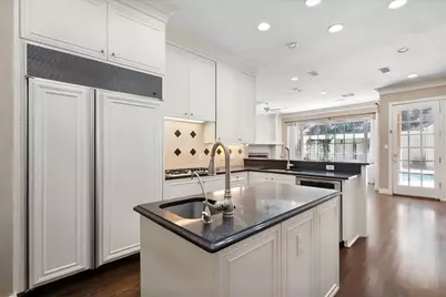 2410 Green Park Drive, Arlington, TX 76017 - Photo 11