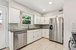 519 Royal Crest Dr, Richardson, TX 75081 - Photo 9
