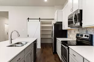3805 Sage Ct, Granbury, TX 76048 - Photo 5
