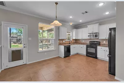 9921 Iron Horse Trail, Waco, TX 76708 - Photo 9