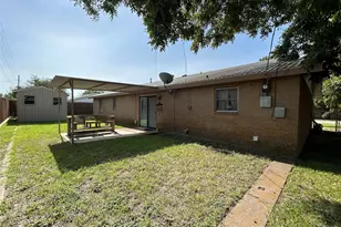 1810 Peach, Goldthwaite, TX 76844 - Photo 19