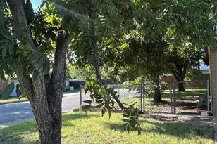 1810 Peach, Goldthwaite, TX 76844 - Photo 17