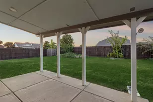 8601 King Ranch Dr, Cross Roads, TX 76227 - Photo 23