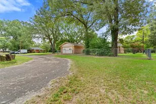 709 Glazner St, Hawkins, TX 75765 - Photo 23