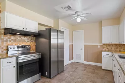 4617 Colonial Avenue, Waco, TX 76710 - Photo 5