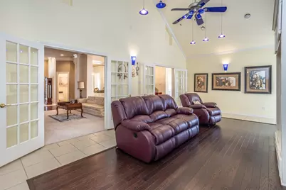 913 Mesquite Street, Gainesville, TX 76240 - Photo 9
