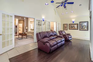 913 Mesquite St, Gainesville, TX 76240 - Photo 9