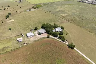 8648 County Rd 1128, Godley, TX 76044 - Photo 39