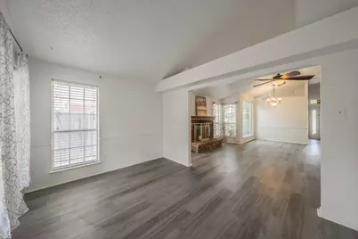 4631 Essex Drive, Grand Prairie, TX 75052 - Photo 5