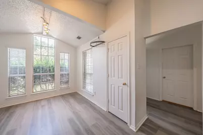4631 Essex Drive, Grand Prairie, TX 75052 - Photo 15