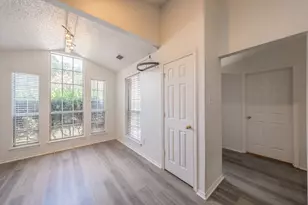 4631 Essex Dr, Grand Prairie, TX 75052 - Photo 15