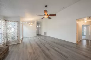 4631 Essex Dr, Grand Prairie, TX 75052 - Photo 9