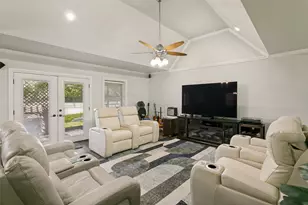 1290 Fox Ln, Burleson, TX 76028 - Photo 11