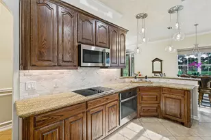 1290 Fox Ln, Burleson, TX 76028 - Photo 9