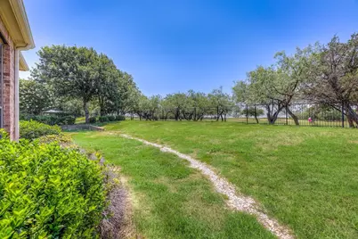 804 Bentwater Parkway, Grand Prairie, TX 75104 - Photo 23