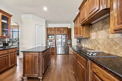 804 Bentwater Parkway, Grand Prairie, TX 75104 - Photo 9